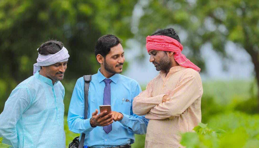 How to Communicate With Farmers: 4 Communication Best Practices to Effectively Sell Your Agriproducts